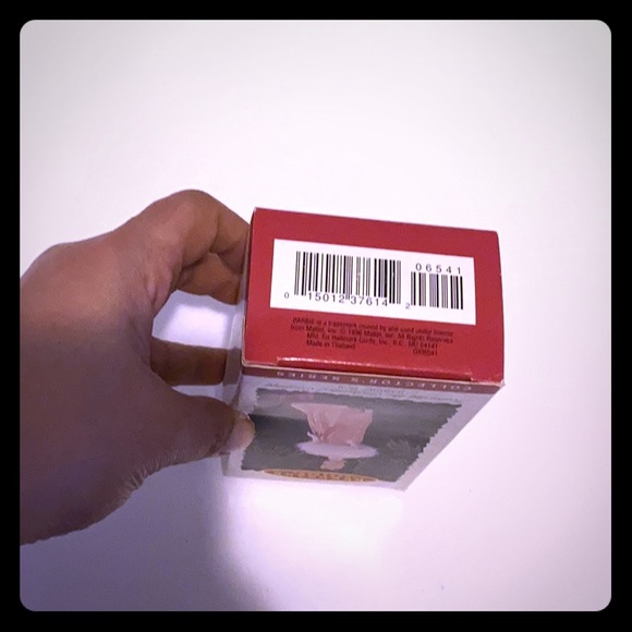 Hallmark Keepsake Enchanted Evening Barbie Doll - Picture 9 of 12